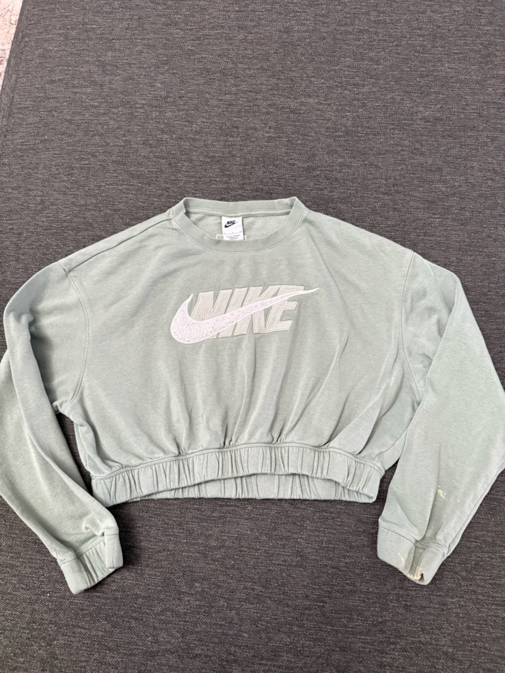 Nike Women's light Sage green Cropped Crewneck Sweatshirt in Light Sage small